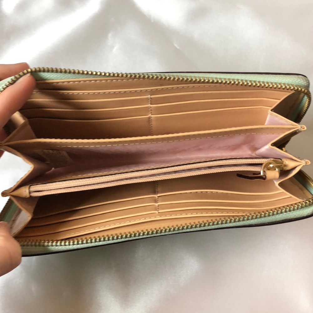 Kate Spade Wallet - Picture 3 of 3